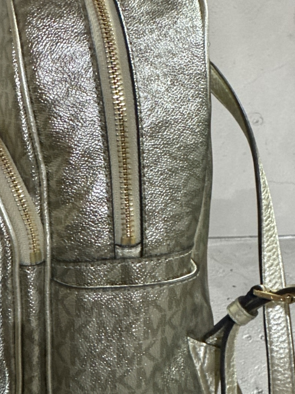 Michael Kors Metallic Gold Medium Backpack Gold hardware (2 c/o bottom pipe) - Picture 7 of 17